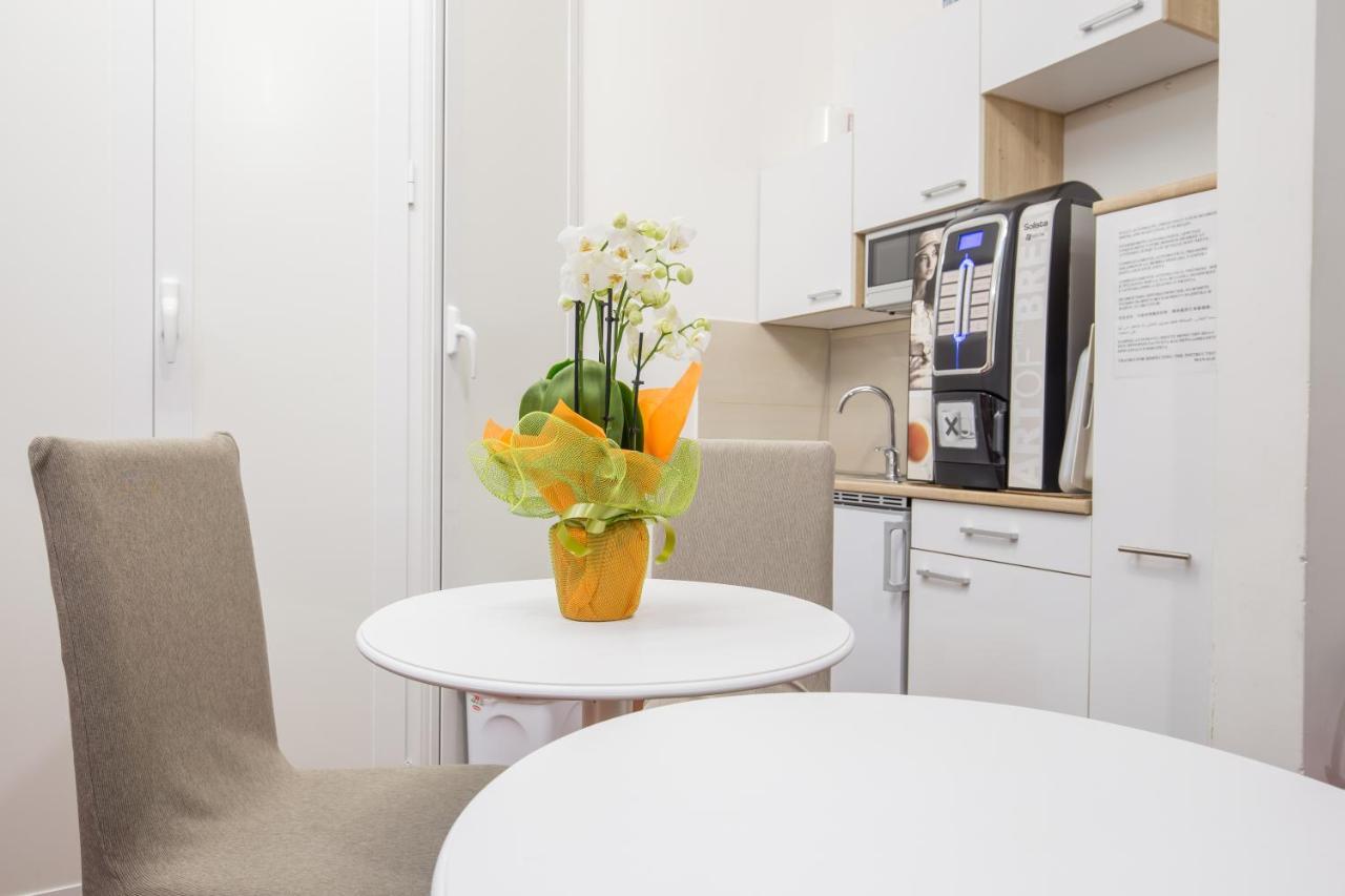 רומא Minihotel Azzurra מראה חיצוני תמונה
